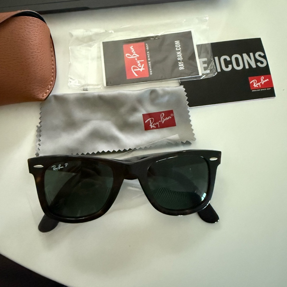 Ray-Ban original wayfarers. Polarized. Polished tortoise, brown lens. NWOT!